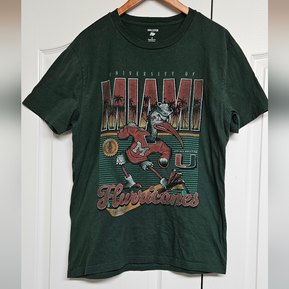 Hollister University of Miami Hurricanes T-Shirt Medium Vintage Mascot Graphic
